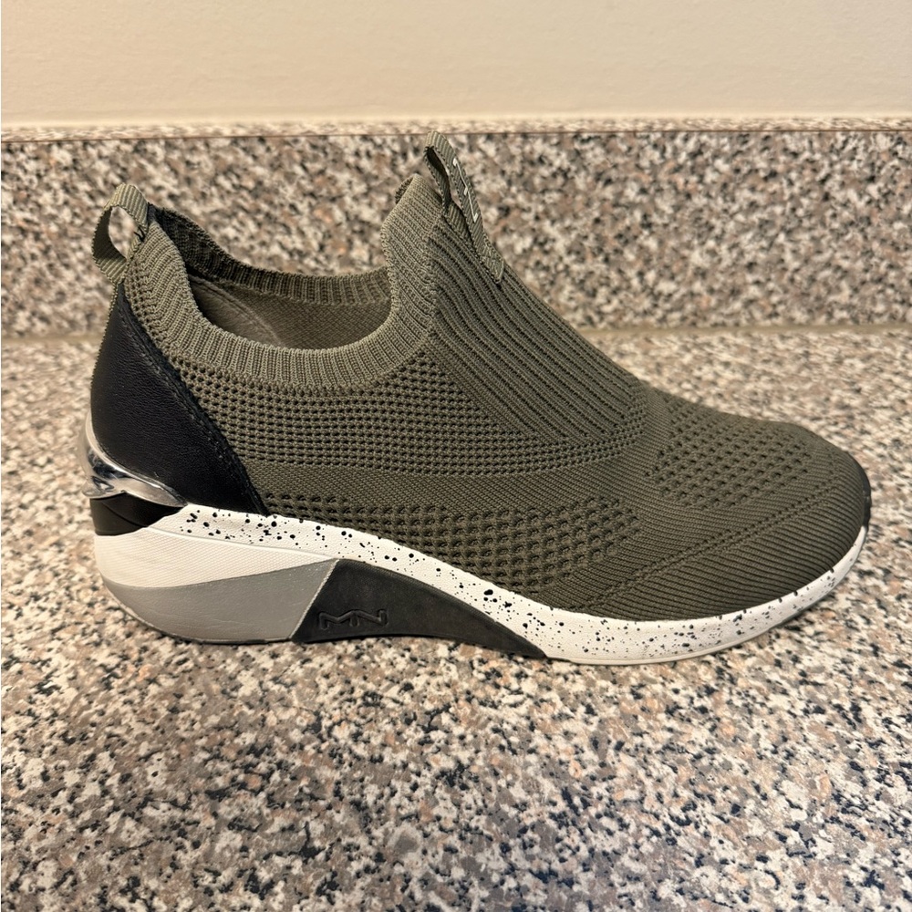 Sketchers X Mark Nason Wedge Slip-on Sneaker - Picture 5 of 6